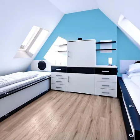 Ruge Bries, Rb18 Apartment